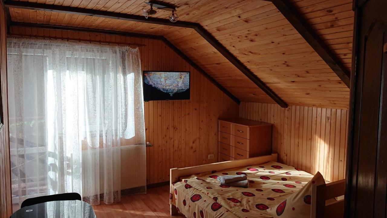 Любе Hotel Yablunytsya Exterior photo