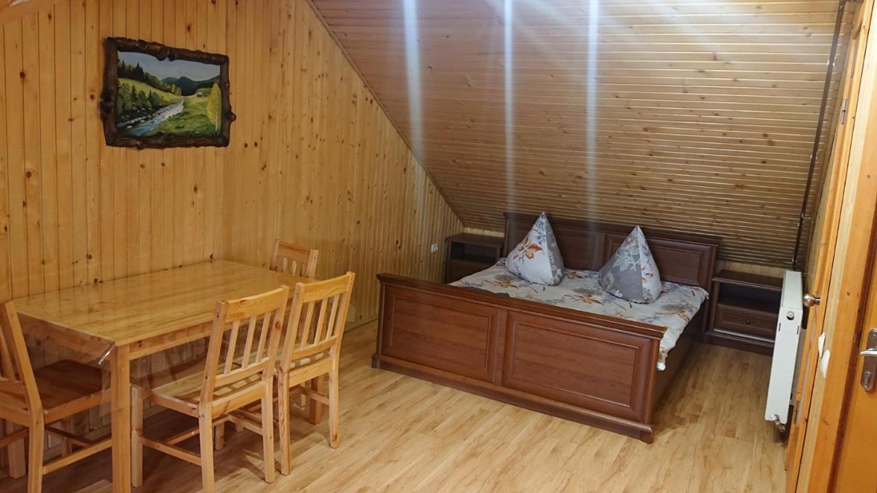Любе Hotel Yablunytsya Exterior photo