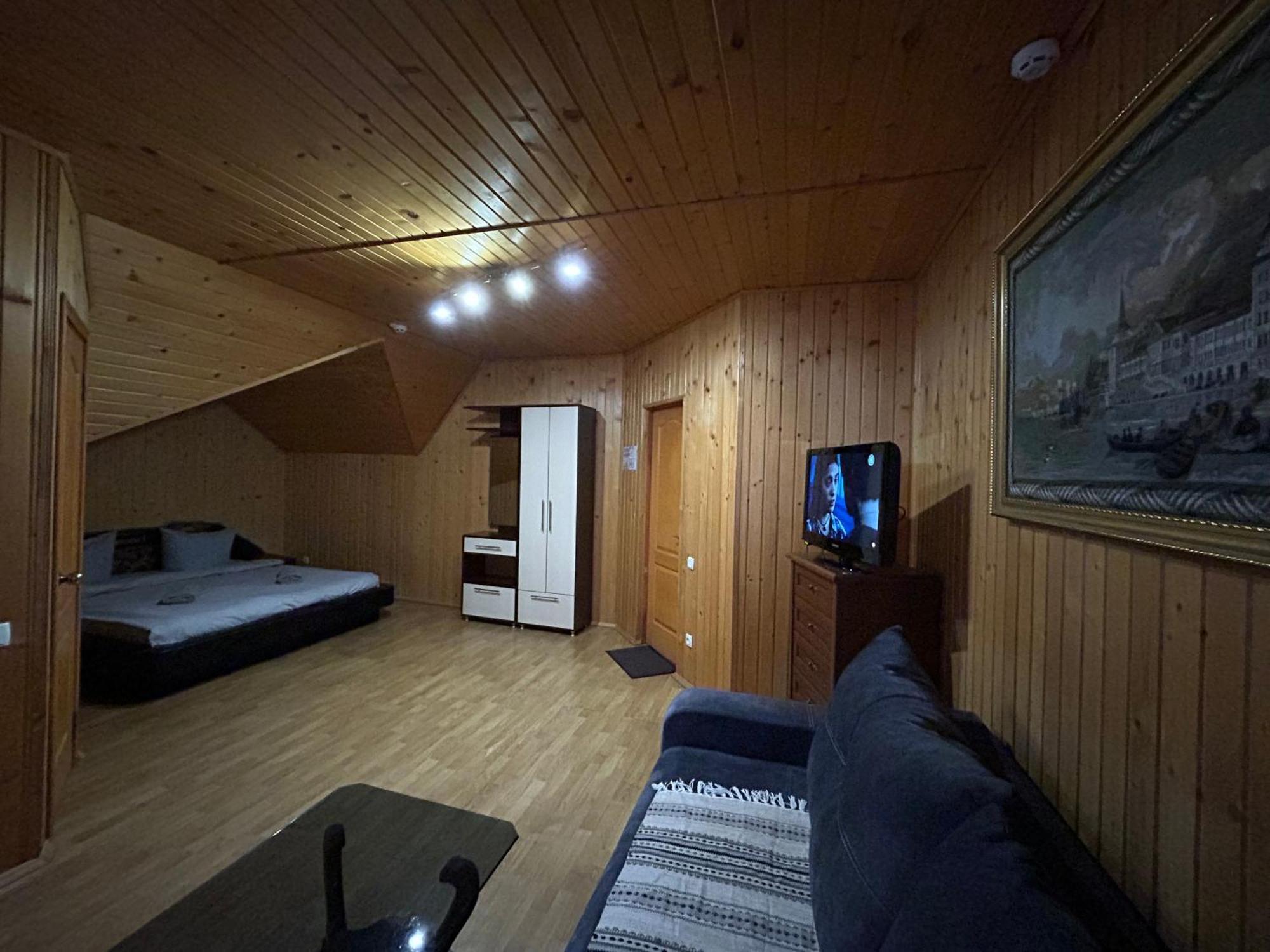 Любе Hotel Yablunytsya Exterior photo