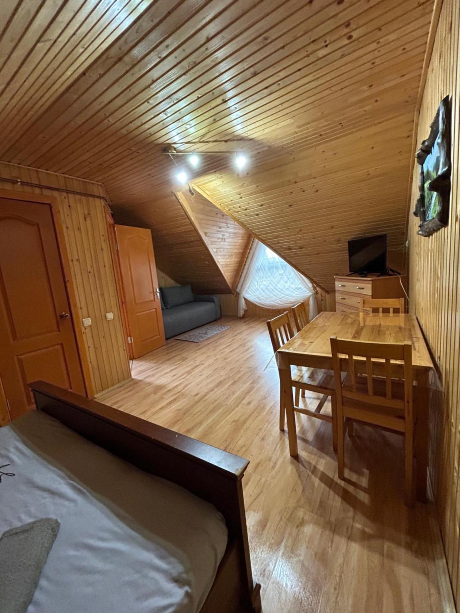 Любе Hotel Yablunytsya Exterior photo