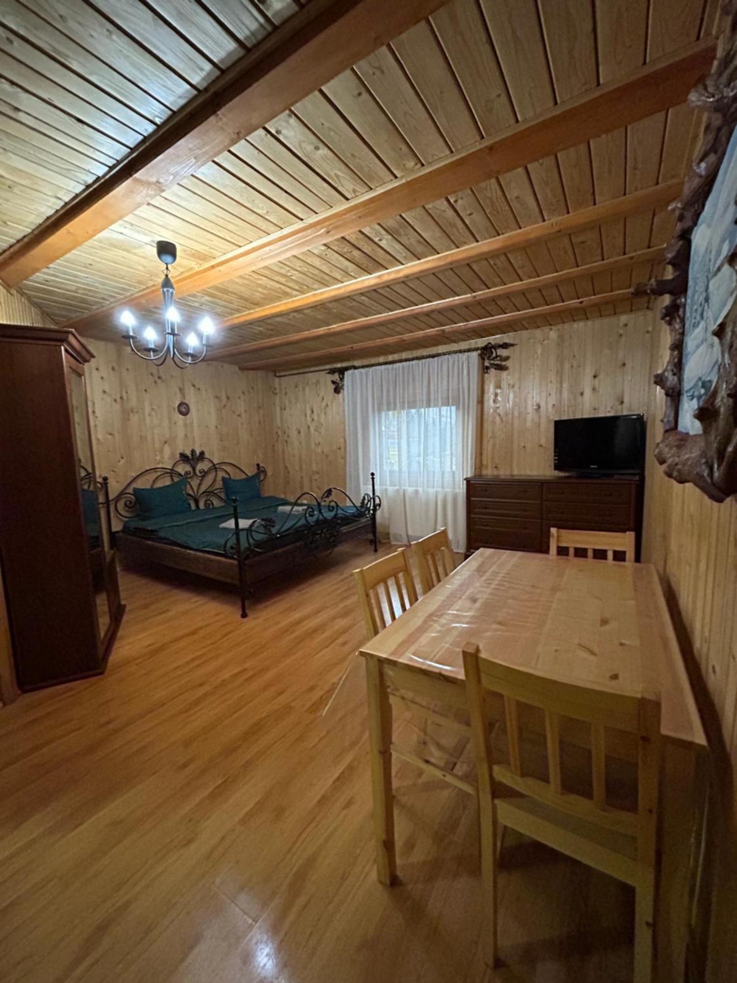 Любе Hotel Yablunytsya Exterior photo